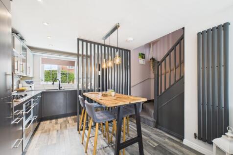 Dining/Kitchen Area