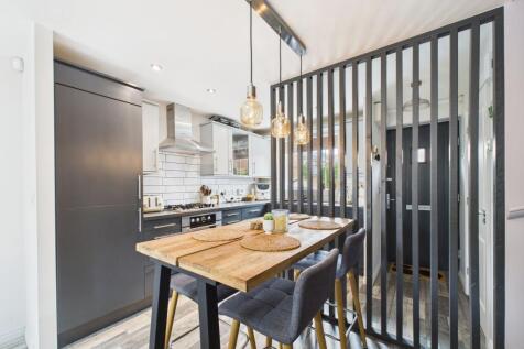 Dining/Kitchen Area
