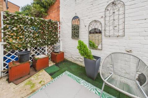 Rear Courtyard Garden