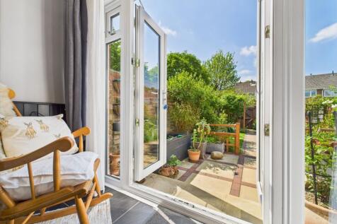 Breakfast Kitchen onto Rear Garden