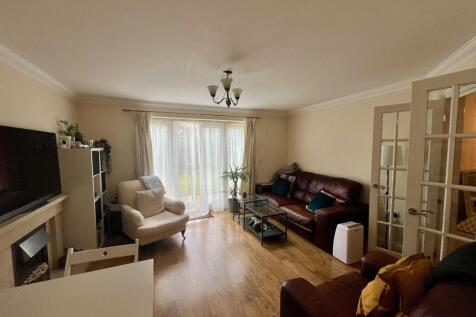 Lounge 3