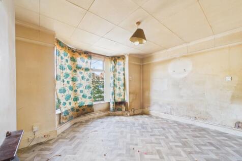Sitting Room/Dining Room