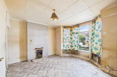 Sitting Room/Dining Room