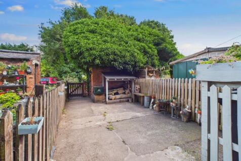 Garden to Rear