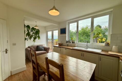 Dining kitchen