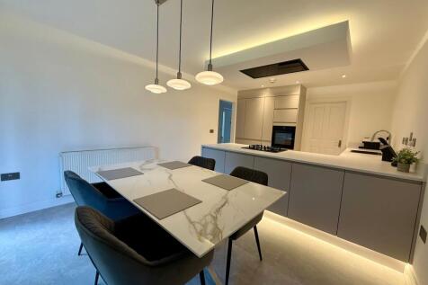 Dining kitchen