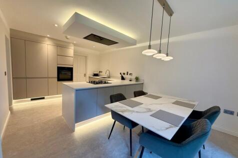 Dining kitchen