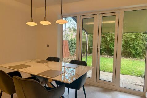 Dining kitchen
