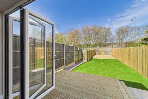 Bi-fold Doors onto Rear Garden
