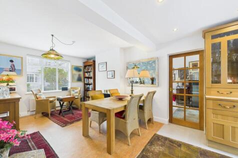 Sitting/Dining Room
