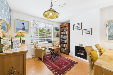 Sitting/Dining Room