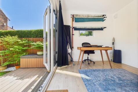 Rear Garden into Outbuilding