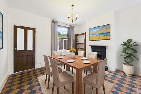 Dining Room (Virtually Furnished)