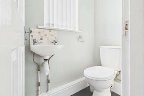 Downstirs WC
