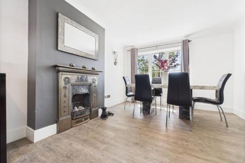 Sitting/Dining Room