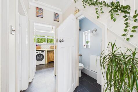 Utility Room and Wc