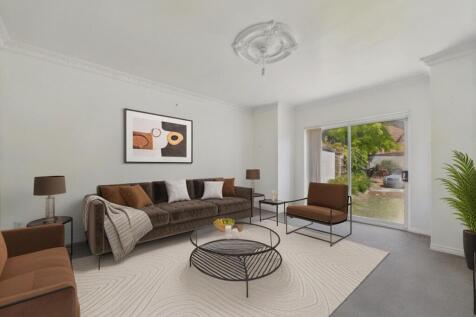 Sitting/Family Room (Virtually Furnished)