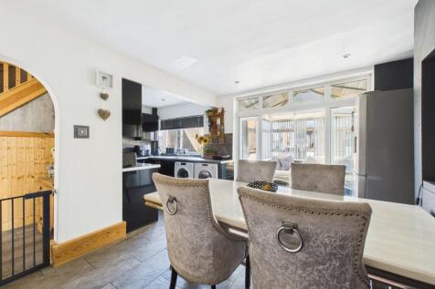 Dining/Kitchen
