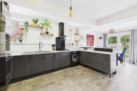 Dining/Kitchen