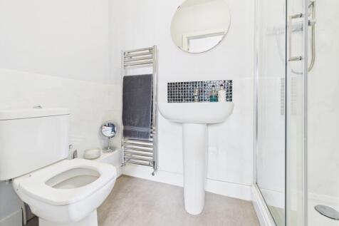 En-Suite to Bedroom Three