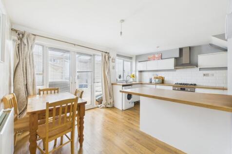 Dining/Kitchen
