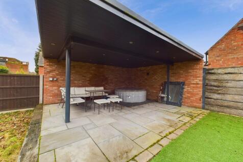 Covered Patio Area