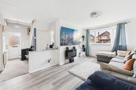 Entrance Hallway through to Lounge
