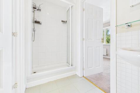 Jack and Jill En-suite