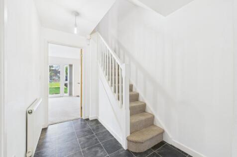 Entrance Hallway through to Lounge