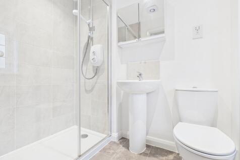 En-suite (Bedroom One)