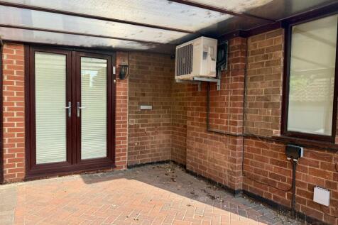 Side entrance/HVAC