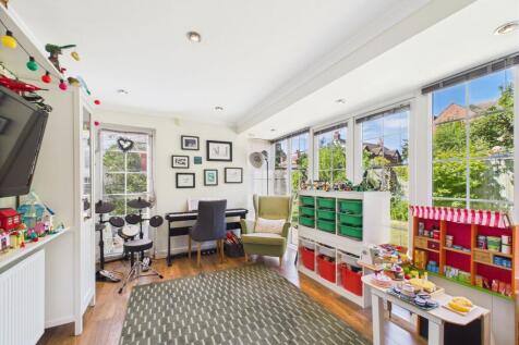 Sitting/Family Room