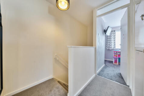 1304630-9-684c45f...