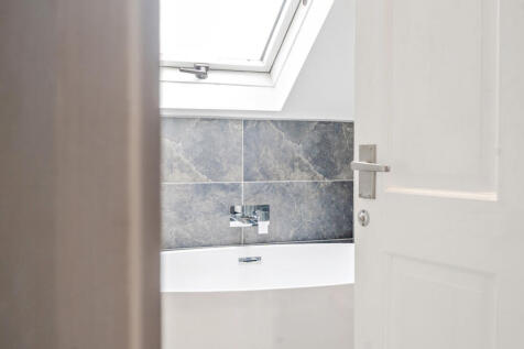 1357616-9-68e3b1c...