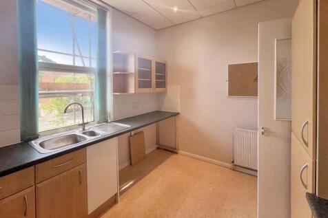Kitchen 2.jpg