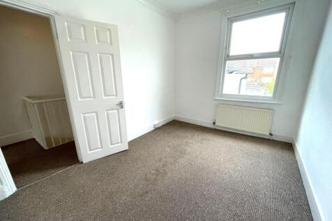 Bedroom 2 double.jpg