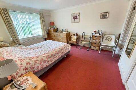 Bedroom 1 main.jpg