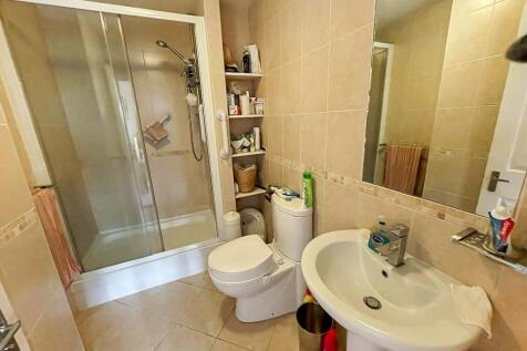 ensuite.jpg
