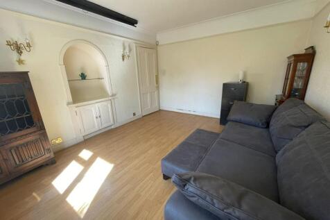 Living room 2.jpg