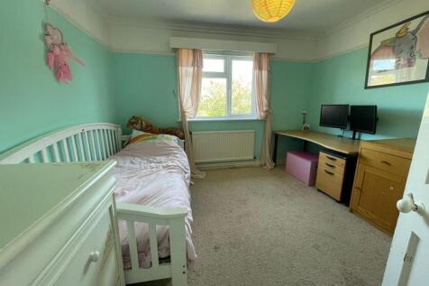Bedroom 5.jpg