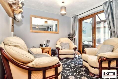 SITTING/DINING ROOM