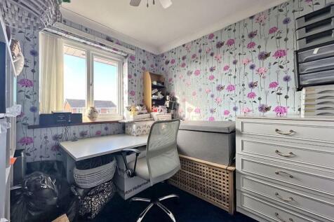 BEDROOM/OFFICE