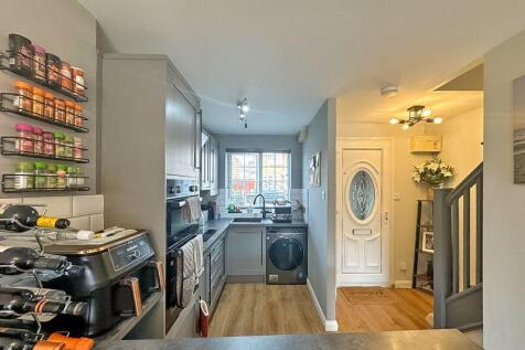 OPEN PLAN LOUNGE/KITCHEN 
