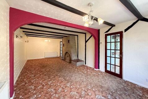 EXTENDED LOUNGE/DINING ROOM