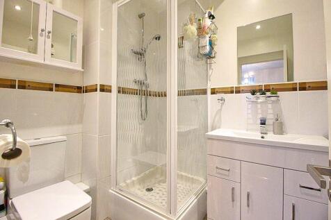 ENSUITE SHOWER ROOM