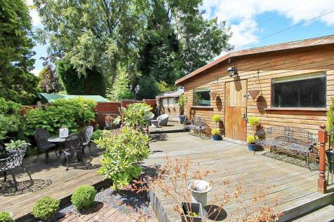 SUMMERHOUSE