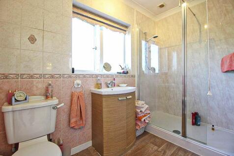 ENSUITE SHOWER ROOM