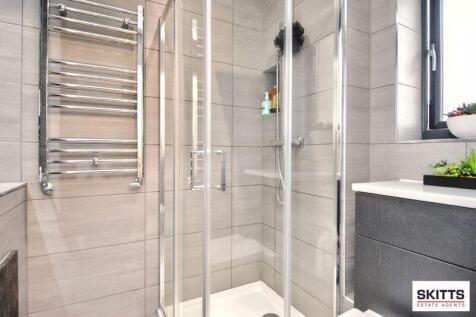ENSUITE SHOWER ROOM