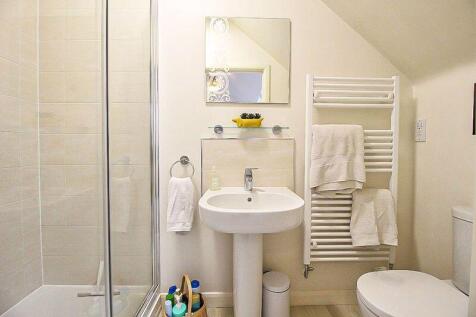 ENSUITE SHOWER ROOM