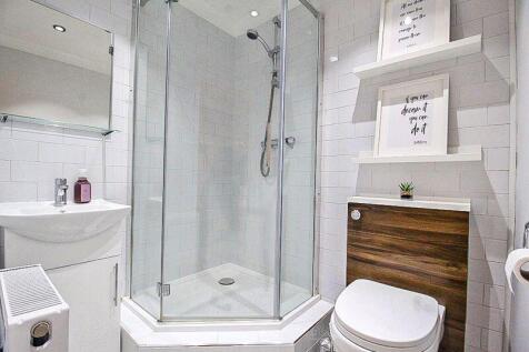 ENSUITE SHOWER ROOM